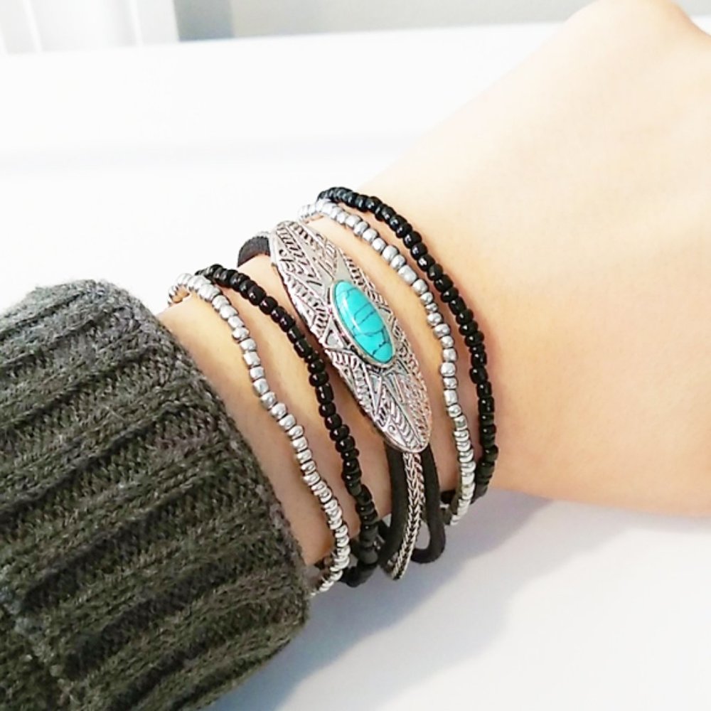 Turquoise & Silver-toned Plate Bracelet